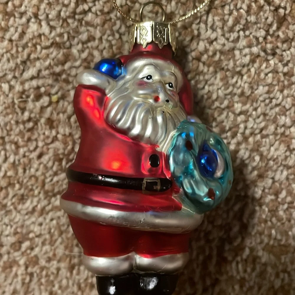 VTG Blown Glass Santa Holding A Wreath Christmas Tree Ornament 3.5” Tall